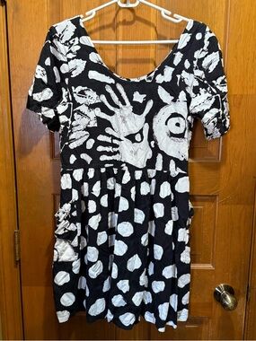 Jams World Black and White Abstract Design Mini Dress.